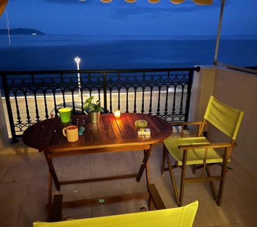 Cosy Apartment by the water, Agia Pelagia