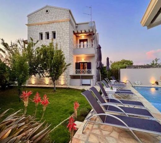 Beach Villa Heart House with private pool