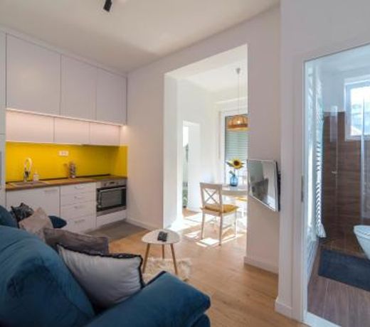 Green Leaf Apartment
