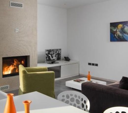 Villa Valsavia-apartment Monsena with pool and SPA