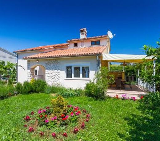 Im Jahr 2014 renoviertes Ferienhaus 400 Meter zum Strand
