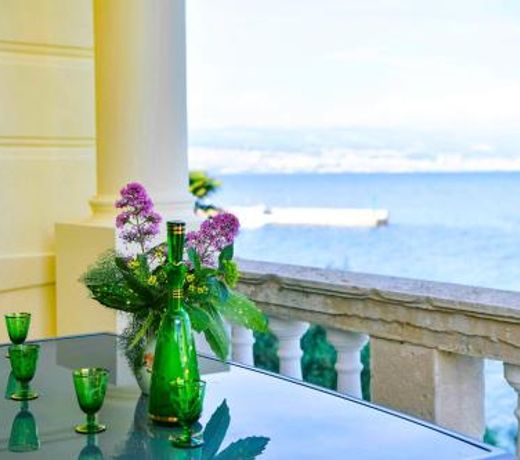 Apartment Carissima-Direct on sea, Lovran-Opatija