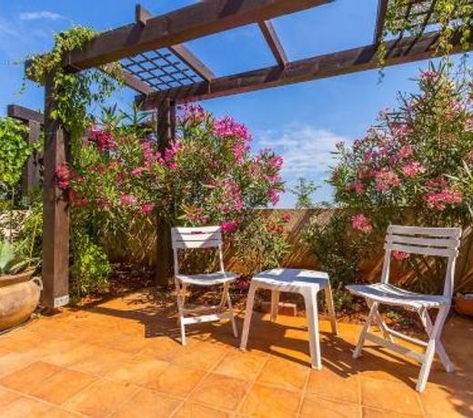 Komfortable Ferienwohnung mit Balkon und Meerblick
