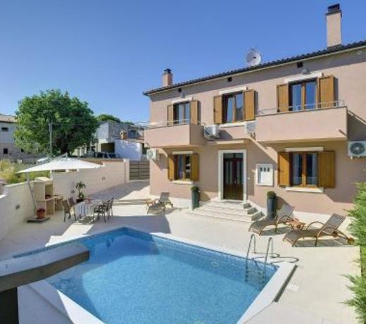Top Villa mit privatem Pool nur 1 km bis zum Strand mit Klima, WLAN, Sonnenliegen, Grill