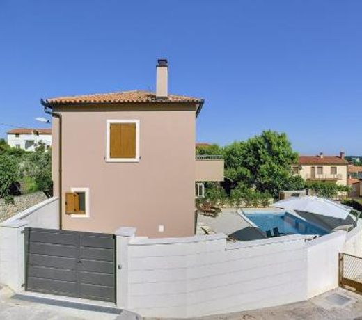 Top Villa mit privatem Pool nur 1 km bis zum Strand mit Klima, WLAN, Sonnenliegen, Grill