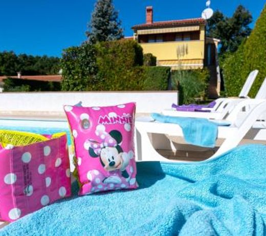 VILLA LIVIA with three nice apartments, swimming pool, childrens playground, barbecue and free parking