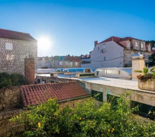 Deluxe Rooms with a terrace view at Old City Gate