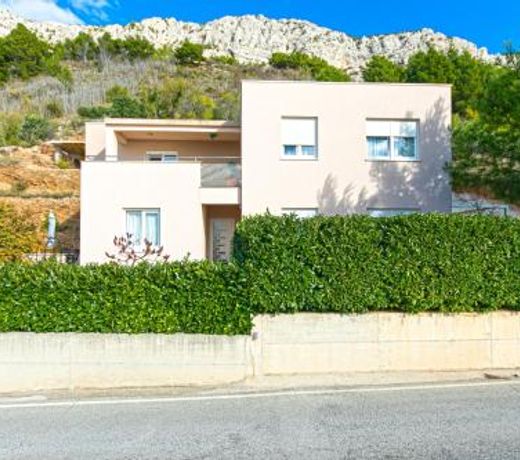 Apartments with a parking space Brela, Makarska - 20221