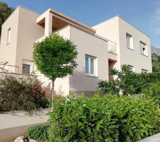 Apartments with a parking space Brela, Makarska - 20221