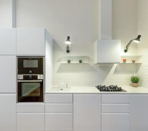 Designer 2 bedroom Apt-basilica 2 min walk