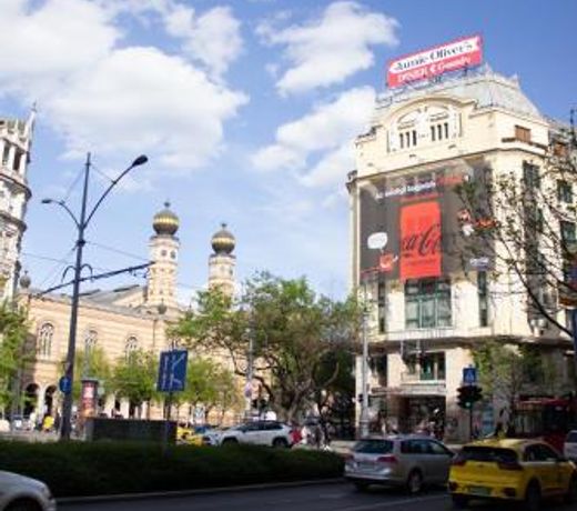 Luxury Downtown 3 Bedroom Apartment by Synagoge with Beautiful View