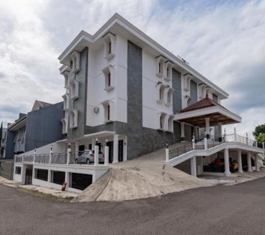 Urbanview Hotel My Honai Setrasari