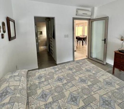 LUMINOSO piso con jacuzzi