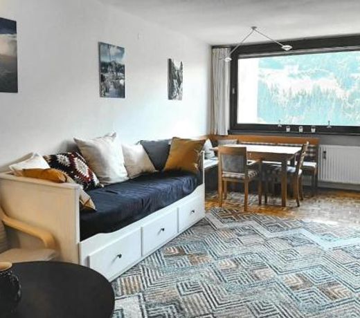 Cozy apartment w a view & own garden