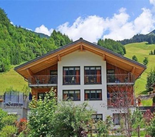 Komfortable Ferienwohnung mit zwei Doppelzimmern und zwei Badezimmern
