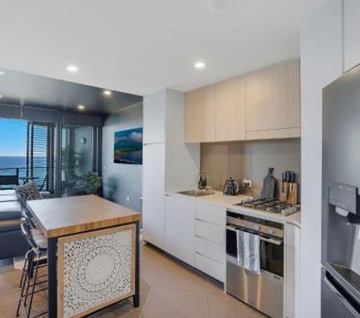 703 Luxury Ocean View Apartment