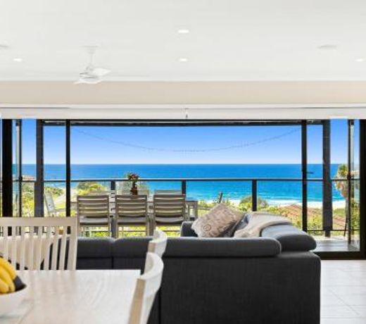 11 Warbler Crescent