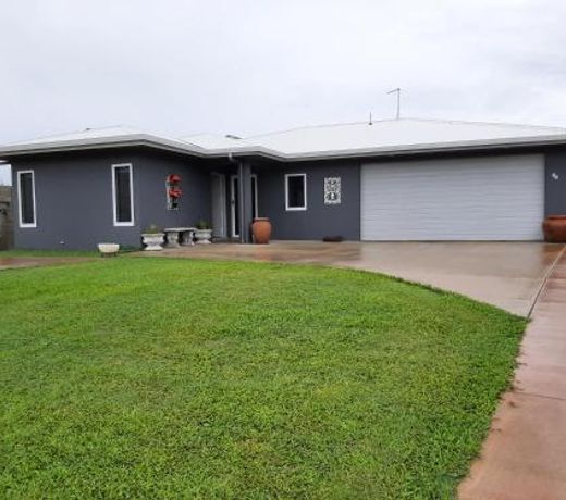 Room in Guest room - Cozy Room with Separate Entrance and Ensuit Bathroom