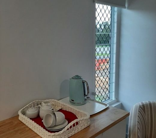 Room in Guest room - Cozy Room with Separate Entrance and Ensuit Bathroom