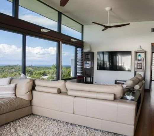 Banyandah + stunning ocean views + sleeps 8
