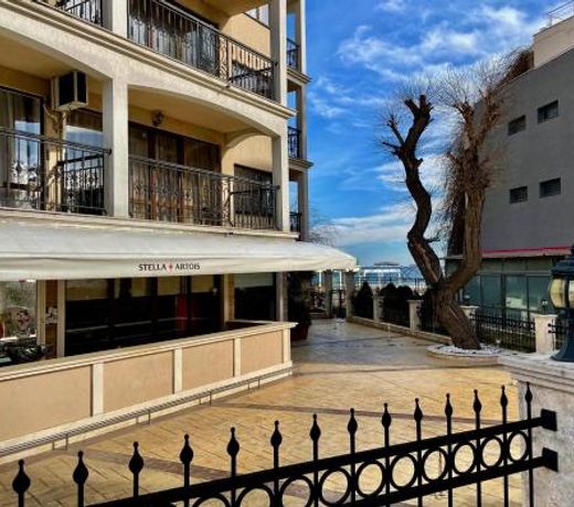 Luxurious 2 BR Appt at the Black Sea Coast