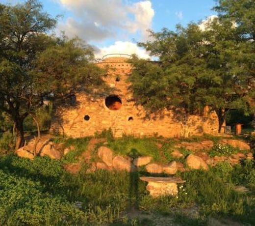 El Lugar