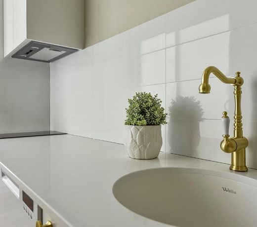 Aloha Central Platinum Apartments
