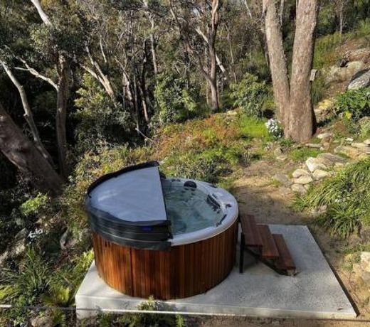 Stunning Peaceful Holiday Haven with Waterfall