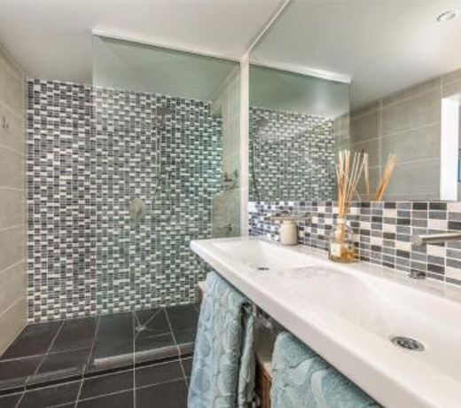 At Waves Penthouse Unit15