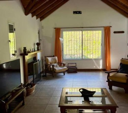 Casa en Ing. Maschwitz con gran parque y pileta