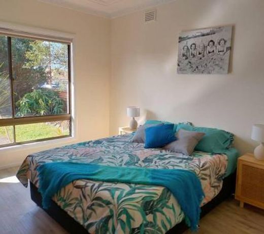 Boyle's Beach House - Fully furnished 3 Bedroom home. Secure parking.