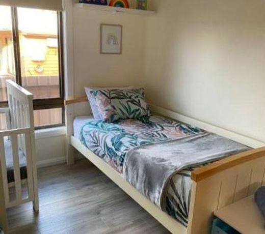 Boyle's Beach House - Fully furnished 3 Bedroom home. Secure parking.