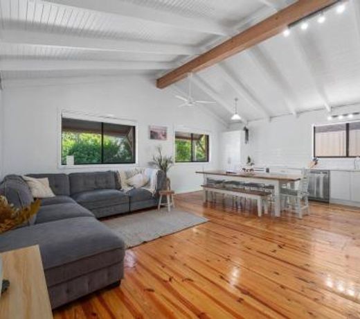 Big House Little House Moonee Beach