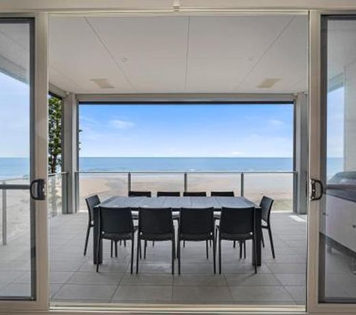 Moana Esplanade - Pure Beach Front 3 Bed Apt