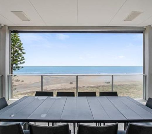 Moana Esplanade - Pure Beach Front 3 Bed Apt