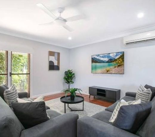 Brisbane Oasis+Spa tennis court
