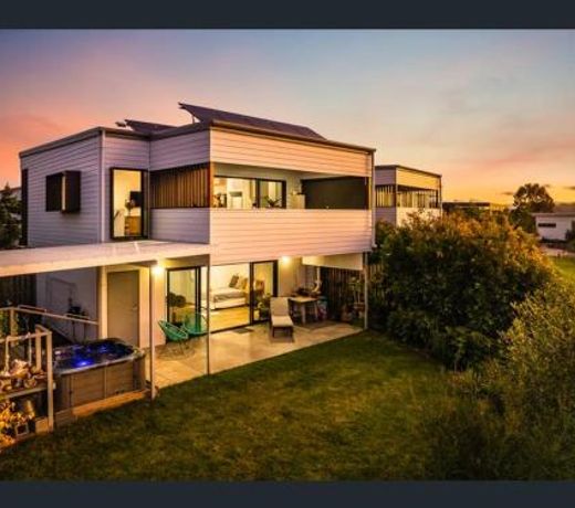 Treetops Ocean Vista Lalirra