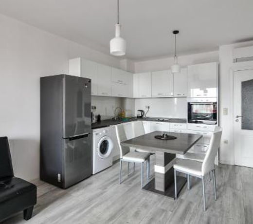 La Mer flat 9 parking and beach access