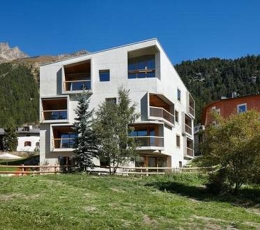Alpine Lodge 2-Bett-Wohnung Chesa Plattner "Bergbahnen All inklusiv" im Sommer