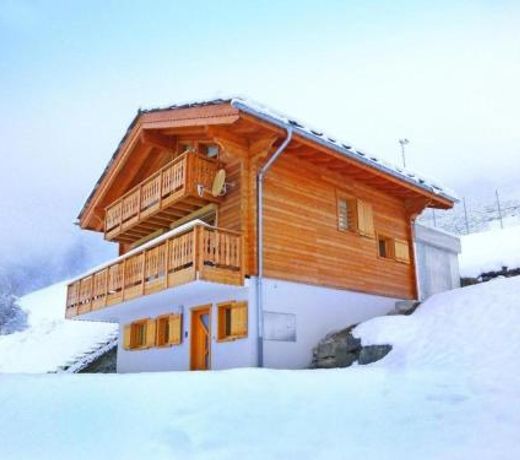 Chalet Falcons Nest