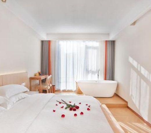 Flower Whisperer Homestay