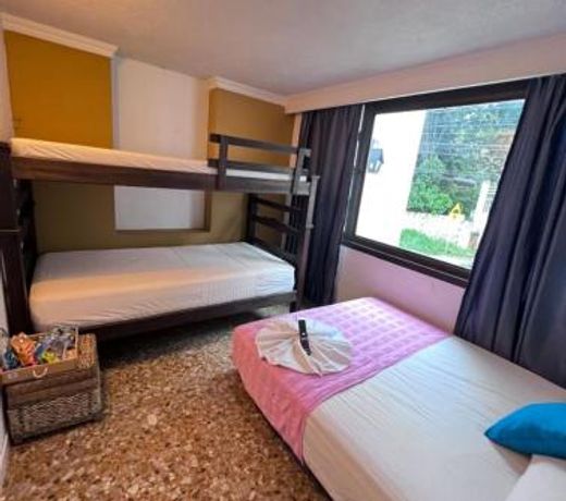 GREEN DOOR HOSTEL BOUTIQUE