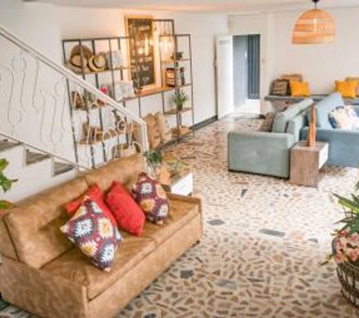 DeRequka Hostel