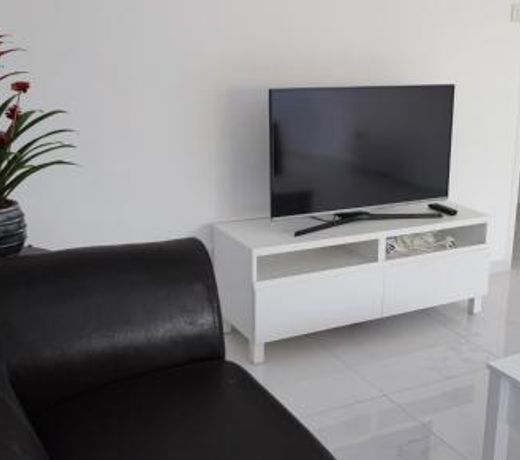 Ellas Modern Duplex City Center
