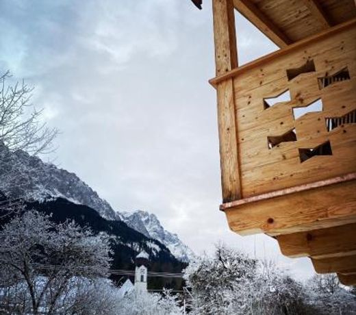 Stefan Glowacz CHALET mit traumhaftem Bergblick