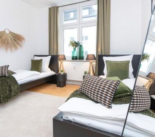 Modern & Stylish for 3: Smart TV