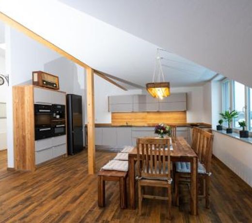 Hochwertiges Apartment / 120mÂ² / Dachterrasse / Parking