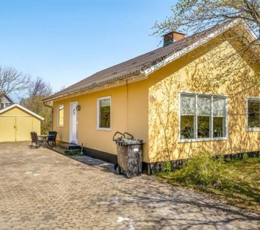 Holiday Home Fedder - 700m from the sea in NW Jutland by Interhome