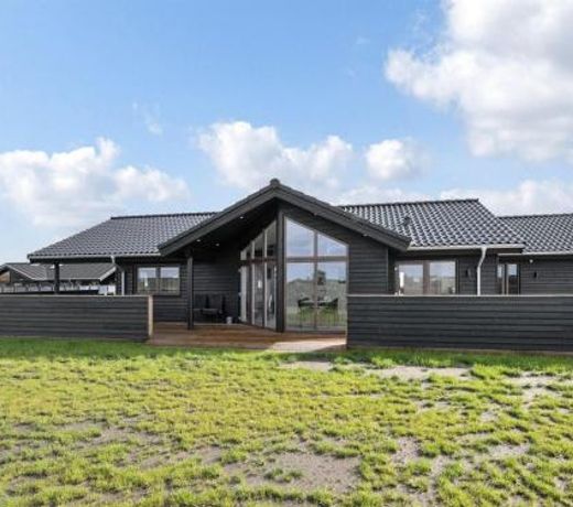 Holiday Home Antina - 400m from the sea in NW Jutland by Interhome