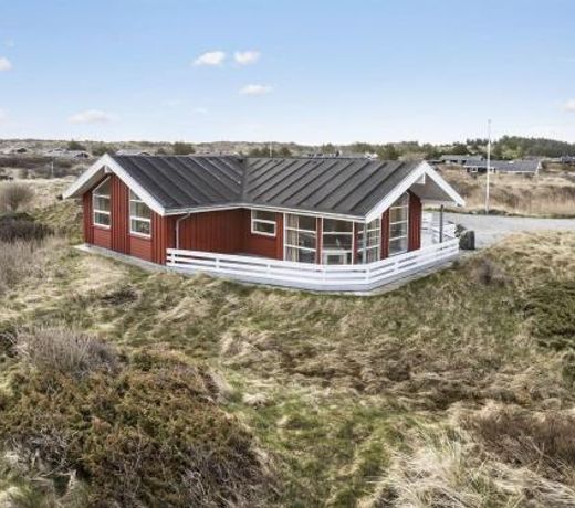 Holiday Home BjÃ¶rnstjerne - 400m from the sea in NW Jutland by Interhome
